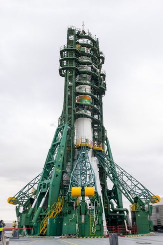 Ракета-носитель «Союз-2.1а» с космическим кораблем «Союз МС-25»