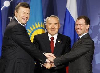 Виктор Янукович, Нурсултан Назарбаев и Дмитрий Медведев. Вашингтон, апрель 2010 года