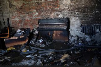 Квартира, сгоревшая в результате удара по жилому дому в Днепре